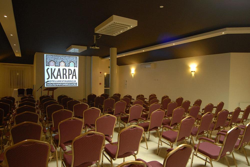 Hotel Skarpa Сейни Екстериор снимка
